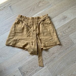 Women’s lined shorts size medium mustard color